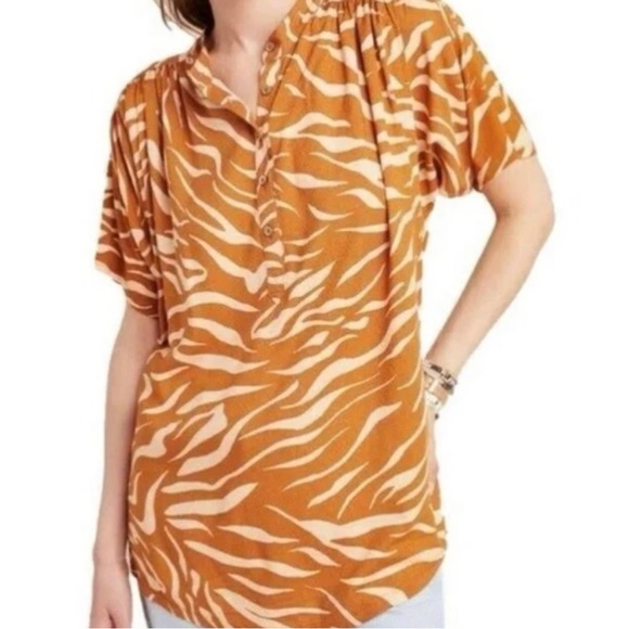 Maeve Tops - MAEVE Windham animal print short sleeve popover tunic in Cedar 0B995850